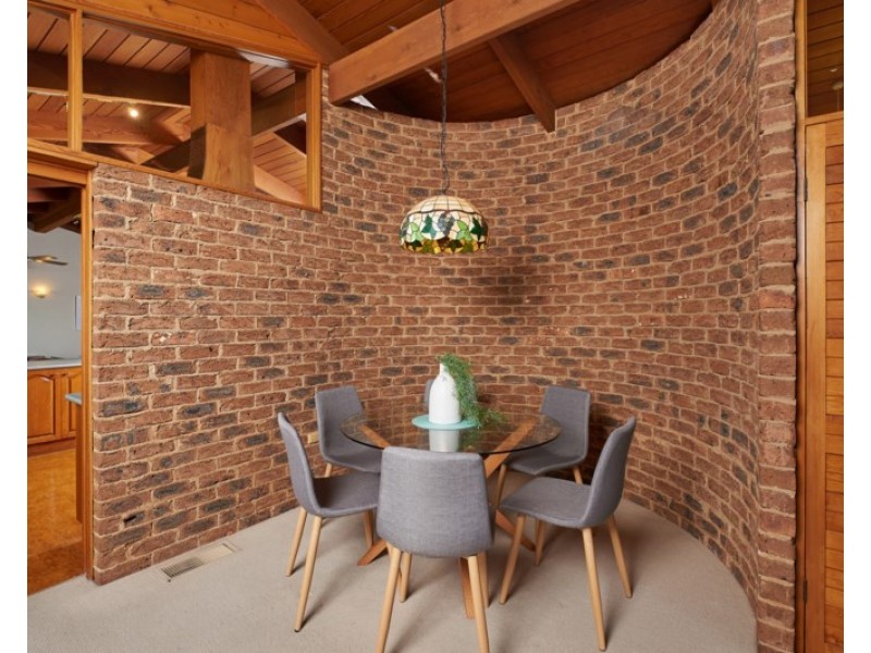 1 Baree Place, Kooringal NSW 2650