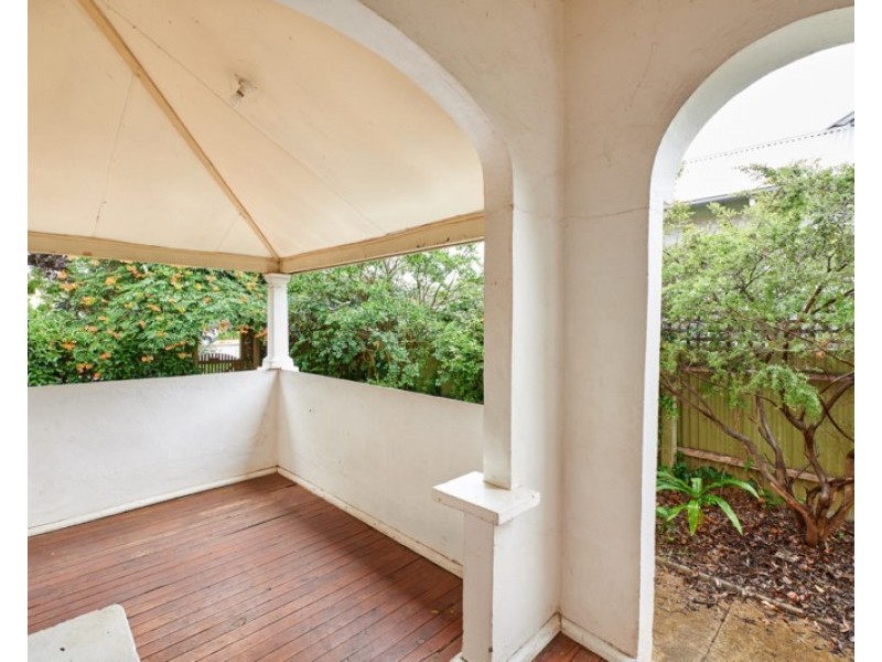 18 Norman Street, Turvey Park NSW 2650