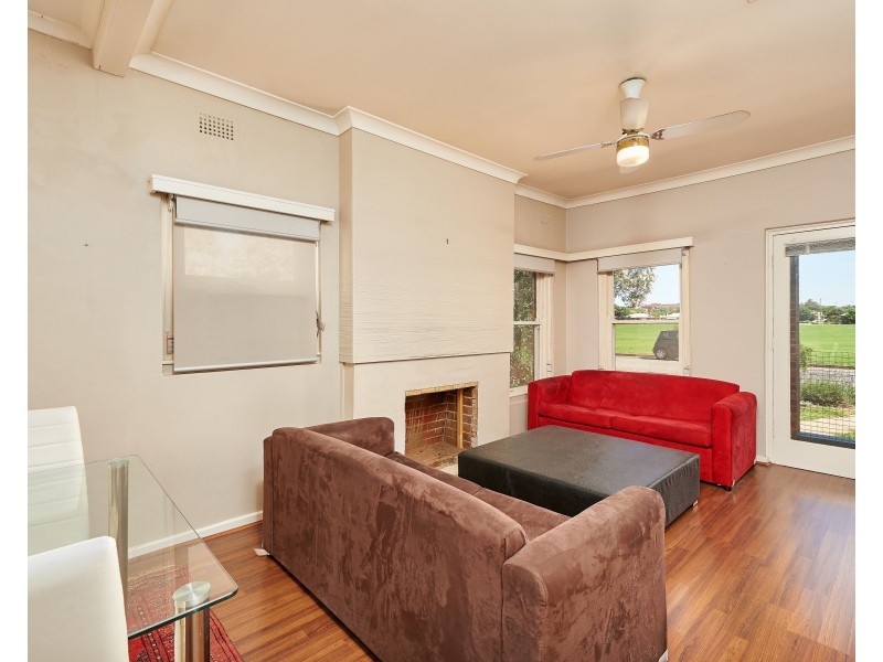 27 North Parade, Wagga Wagga NSW 2650