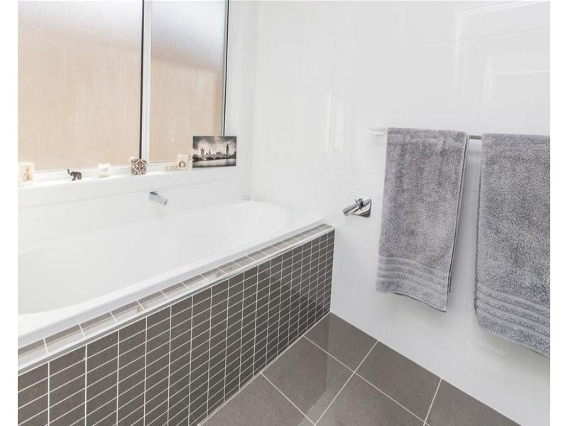 119 Strickland, Boorooma NSW 2650