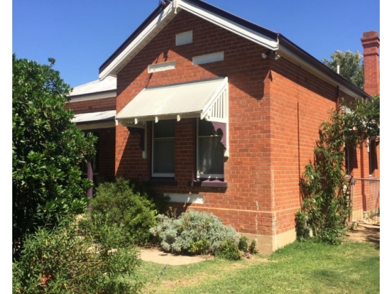 160 Kincaid Street, Wagga Wagga NSW 2650