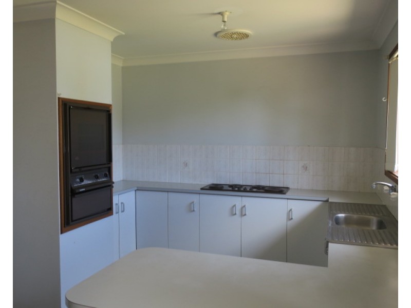 31 Langi Crescent, Glenfield Park NSW 2650