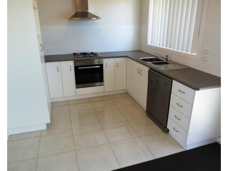 4/10 Mirrul Street, Glenfield Park NSW 2650