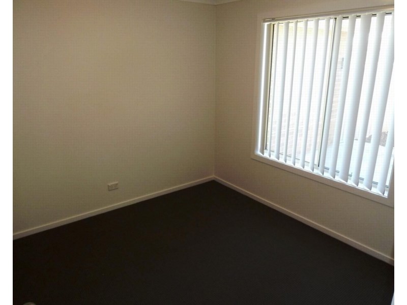 4/10 Mirrul Street, Glenfield Park NSW 2650