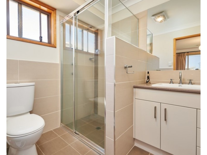 16 Pinnacle Place, Estella NSW 2650