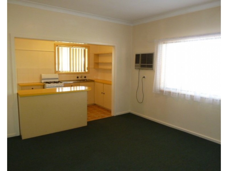 4/66 Urana Street, Turvey Park NSW 2650