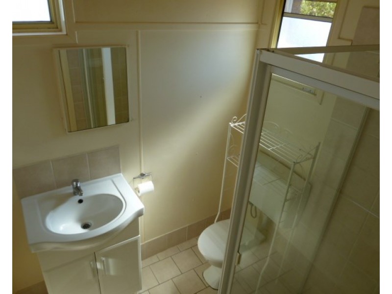 4/66 Urana Street, Turvey Park NSW 2650