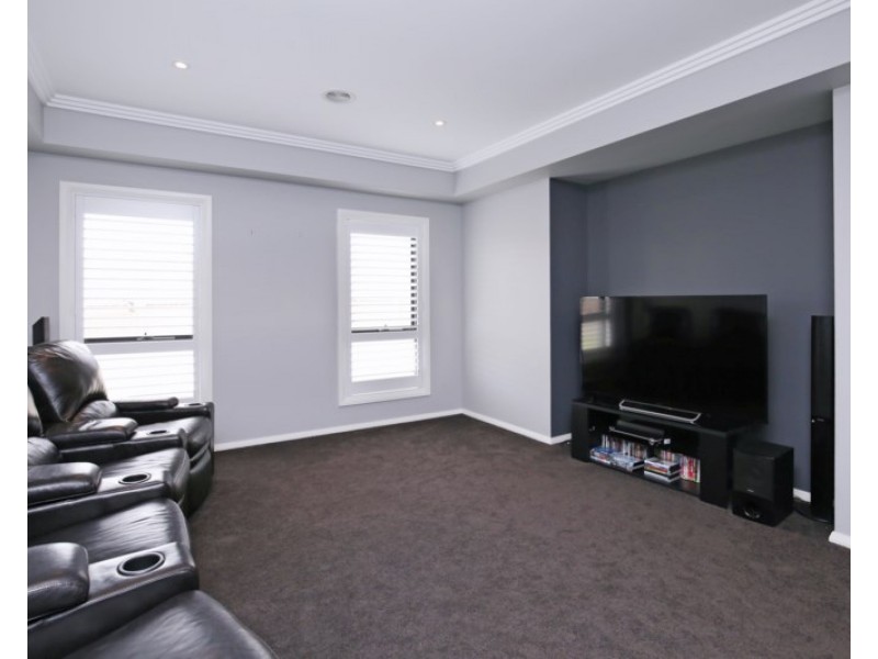 38 Barton Avenue, Lloyd NSW 2650