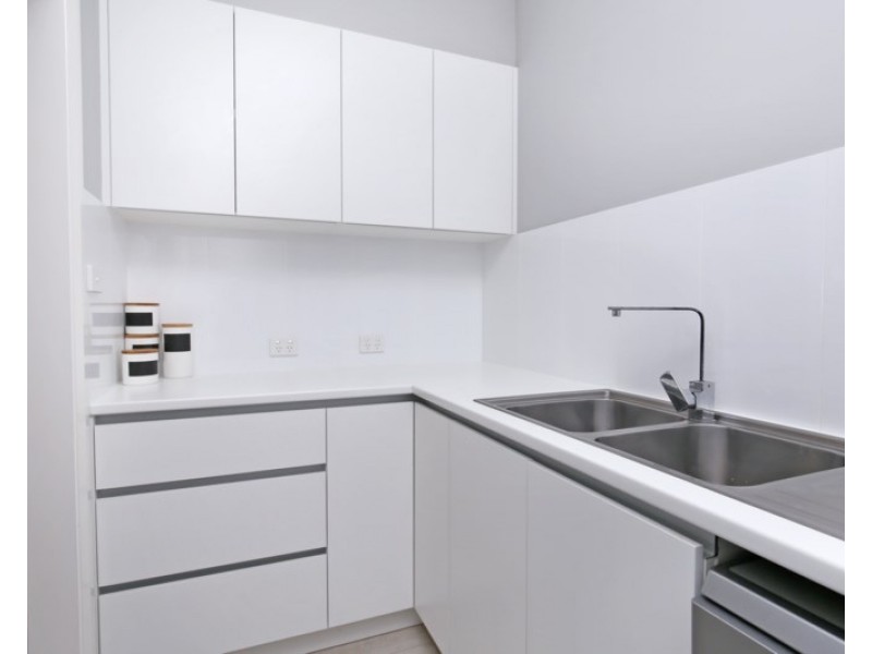 38 Barton Avenue, Lloyd NSW 2650