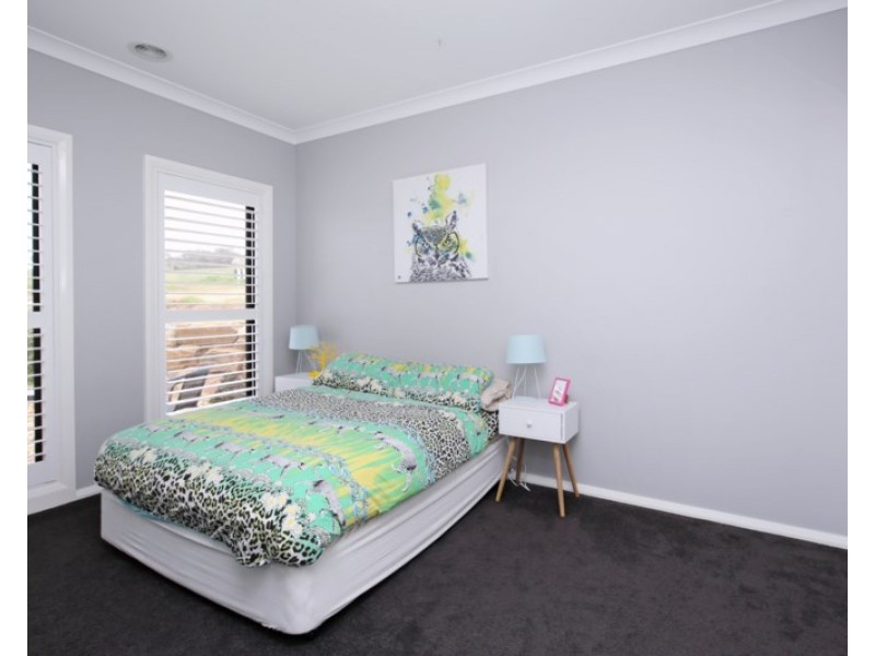 38 Barton Avenue, Lloyd NSW 2650