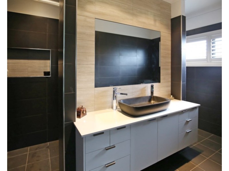 38 Barton Avenue, Lloyd NSW 2650