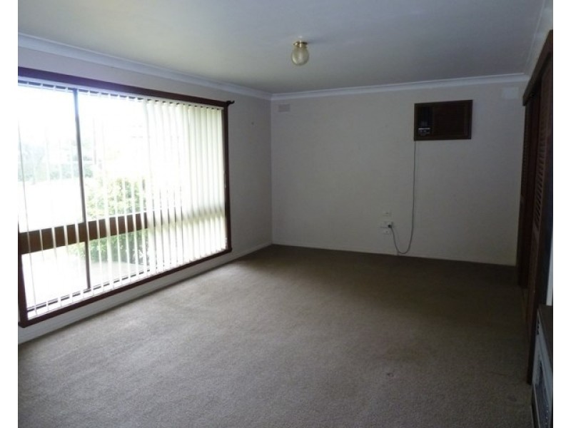 1 Norfolk Avenue, Lake Albert NSW 2650