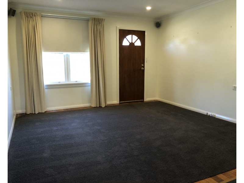 37 Jack Avenue, Mount Austin NSW 2650