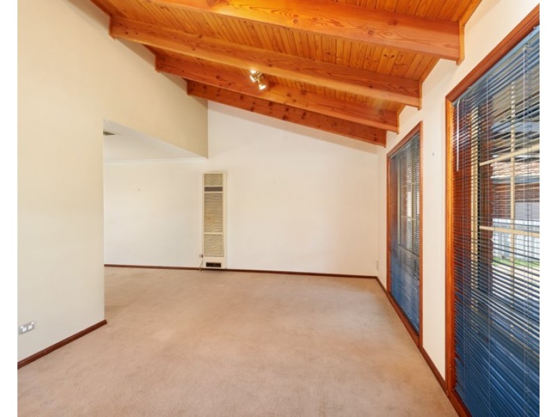 6 Matheson Place, Estella NSW 2650