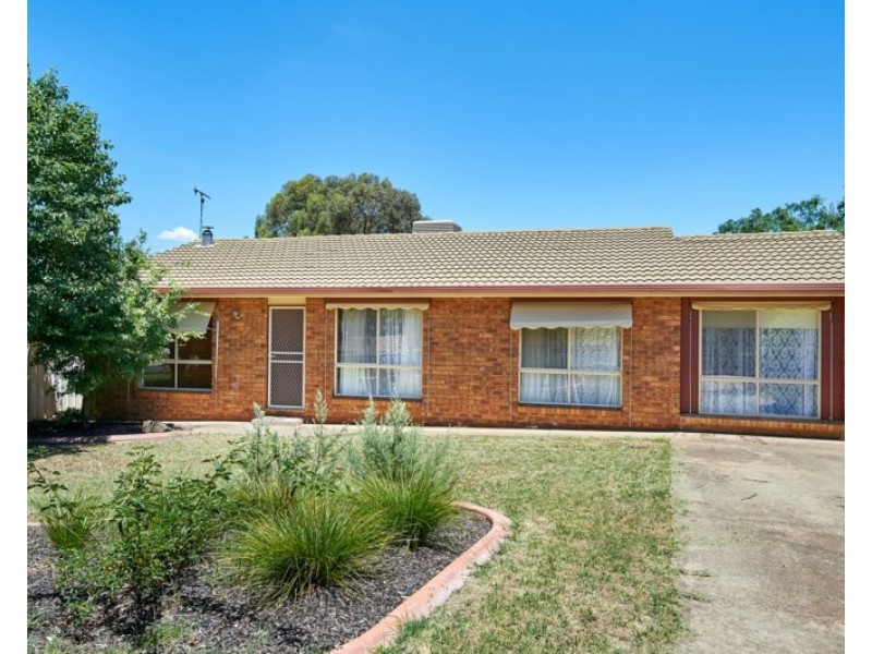 66 Pugsley Avenue, Estella NSW 2650