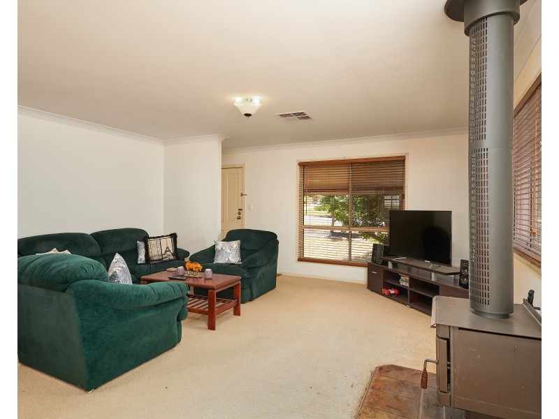 66 Pugsley Avenue, Estella NSW 2650