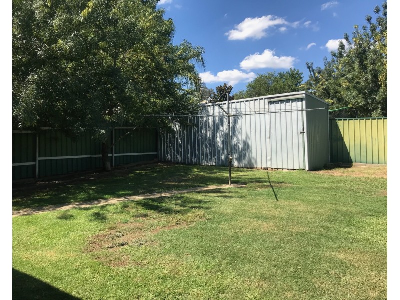 30 White Avenue, Kooringal NSW 2650