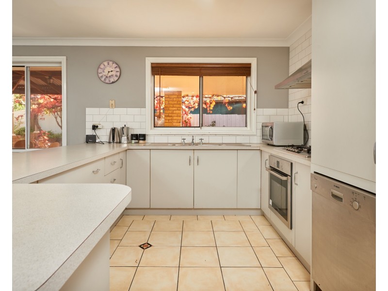 8 Corella Place, Estella NSW 2650