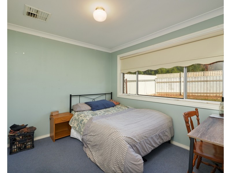 8 Corella Place, Estella NSW 2650