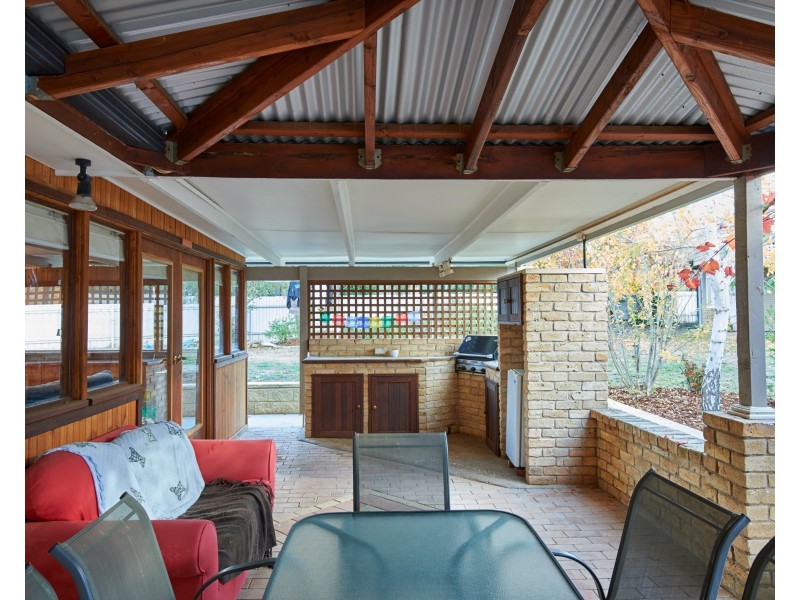 8 Corella Place, Estella NSW 2650