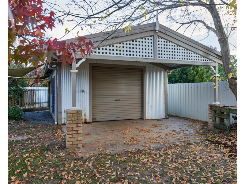 8 Corella Place, Estella NSW 2650