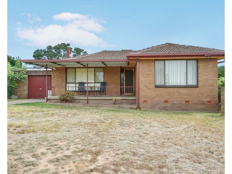 11 Willow Street, Kooringal NSW 2650