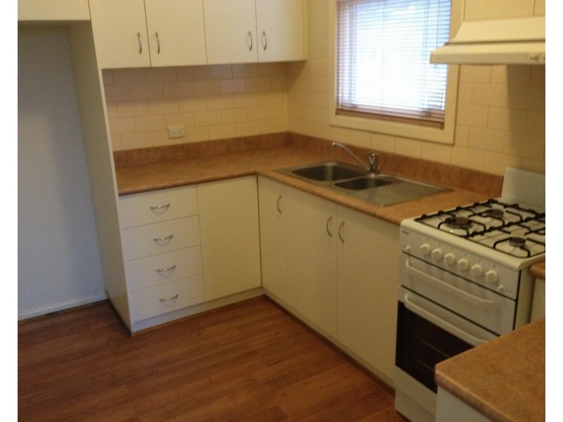 165 Macleay Street, Mount Austin NSW 2650