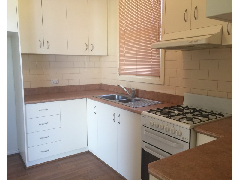 165 Macleay Street, Mount Austin NSW 2650