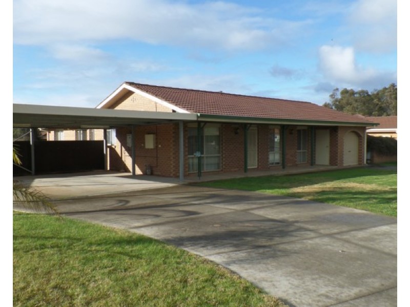 14 Tura Place, Glenfield Park NSW 2650