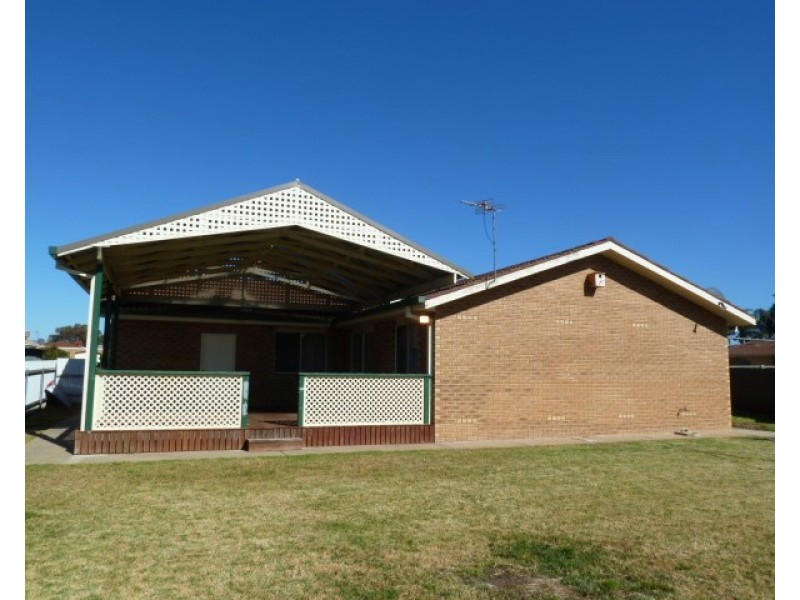 14 Tura Place, Glenfield Park NSW 2650