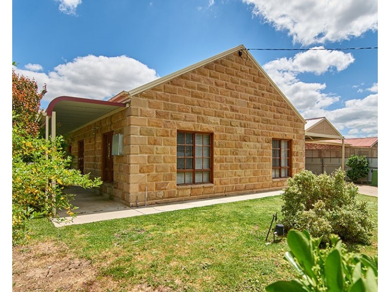 18 Rowe Street, Lake Albert NSW 2650