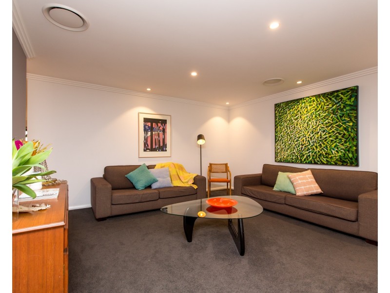 4 Koonawarra Place, Bourkelands NSW 2650