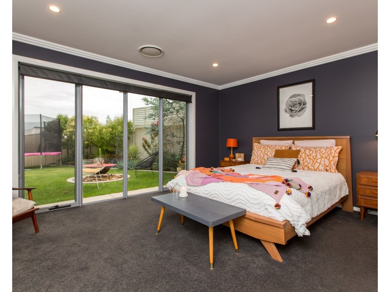 4 Koonawarra Place, Bourkelands NSW 2650
