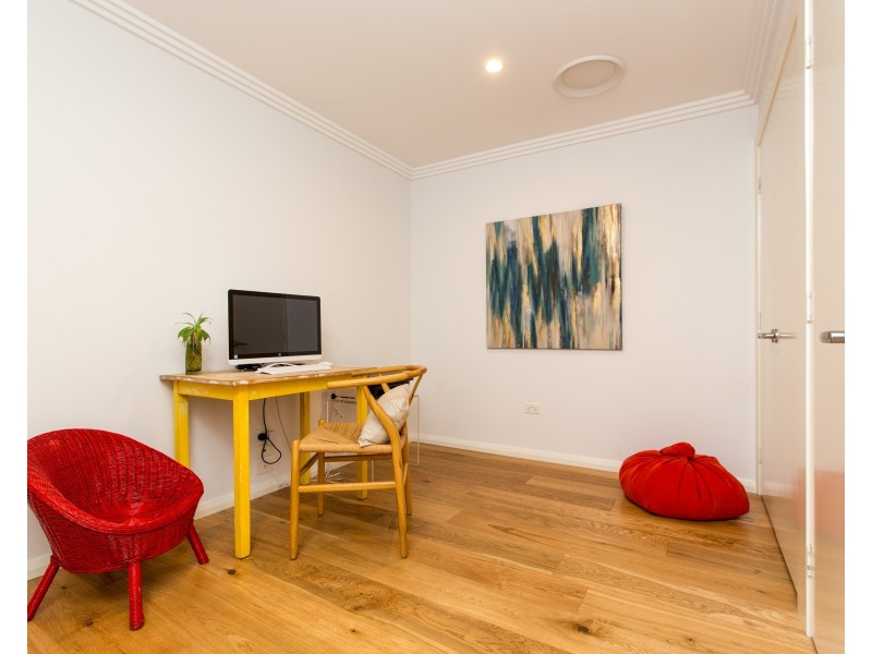 4 Koonawarra Place, Bourkelands NSW 2650