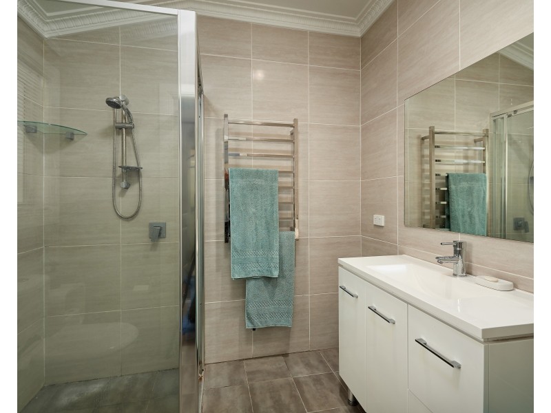 1 Hayes Street, North Wagga Wagga NSW 2650