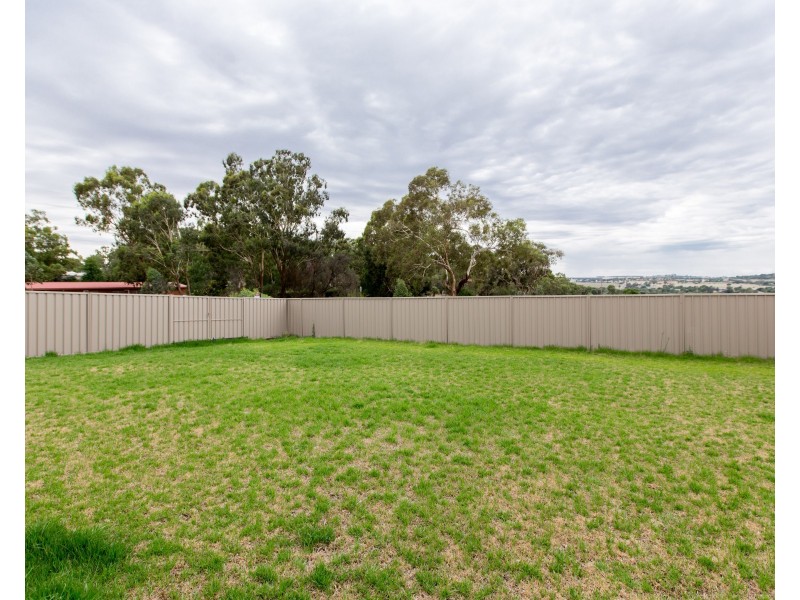 1 Whitten Avenue, Boorooma NSW 2650