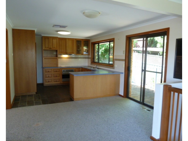 17 Malumba Crescent, Kooringal NSW 2650