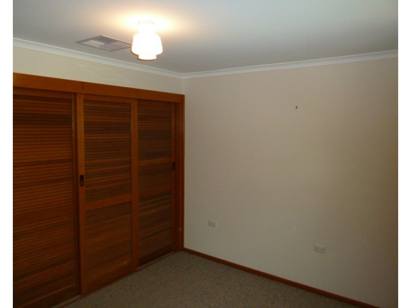 17 Malumba Crescent, Kooringal NSW 2650