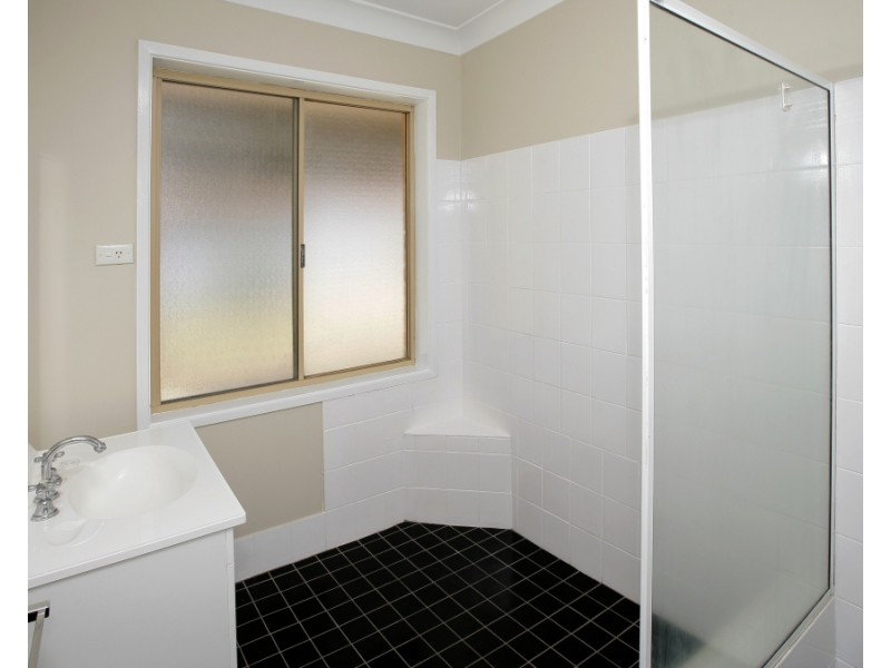 14 Lockett Place, Tolland NSW 2650