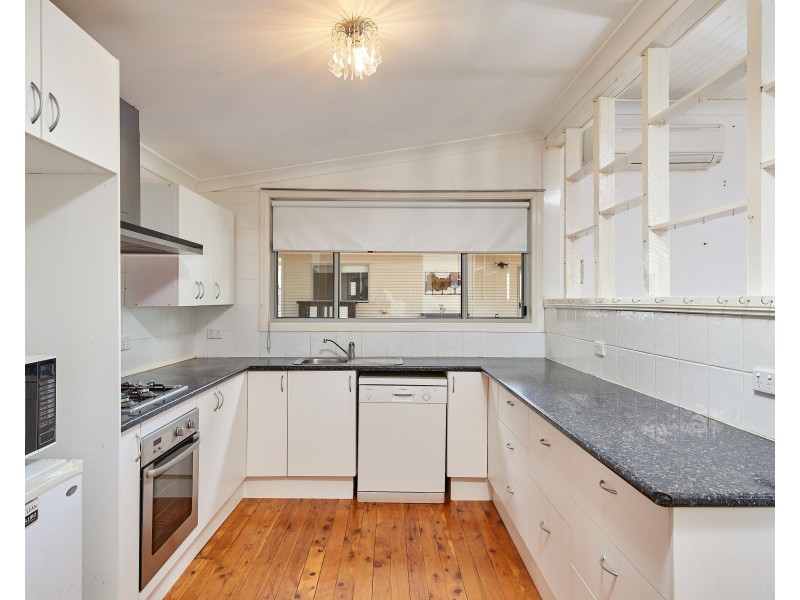 160 Cowabbie Street, Coolamon NSW 2701