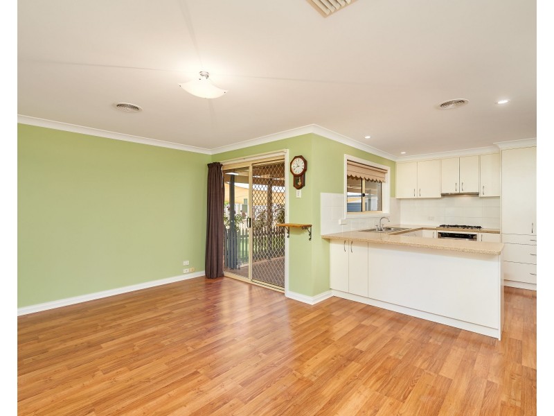 14 Gidgee Place, Glenfield Park NSW 2650
