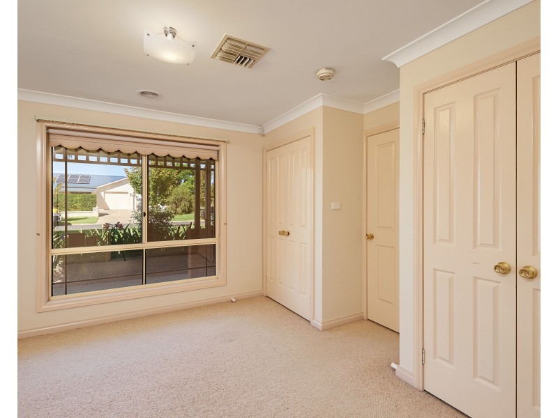 14 Gidgee Place, Glenfield Park NSW 2650