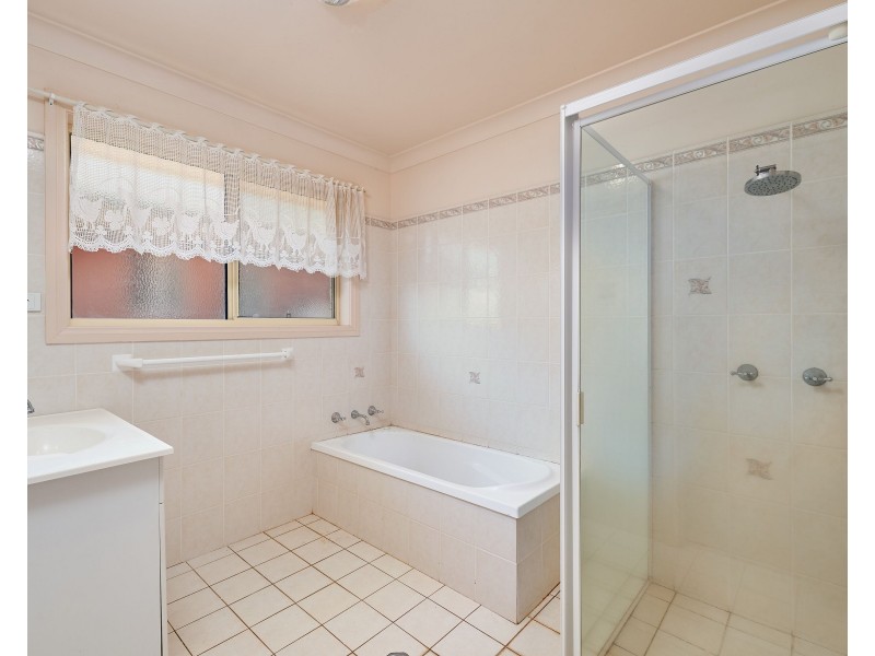 14 Gidgee Place, Glenfield Park NSW 2650