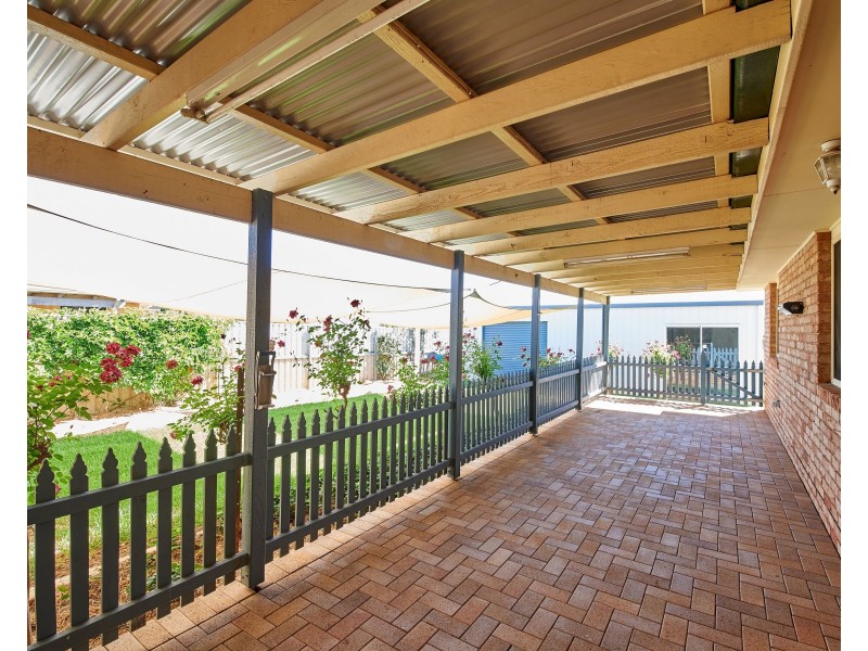 14 Gidgee Place, Glenfield Park NSW 2650