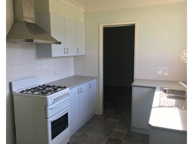 5 Martin Place, Tolland NSW 2650