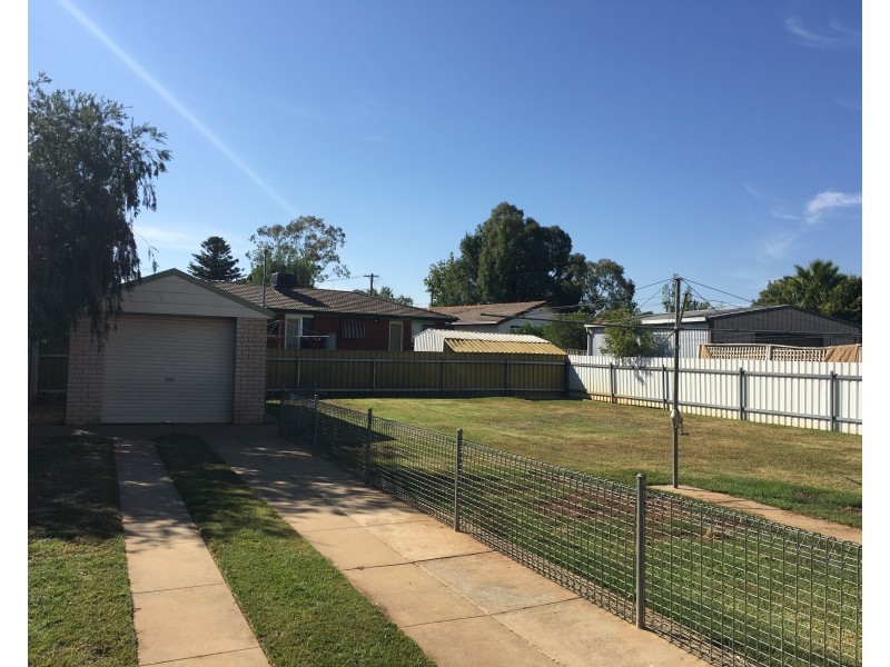 5 Martin Place, Tolland NSW 2650