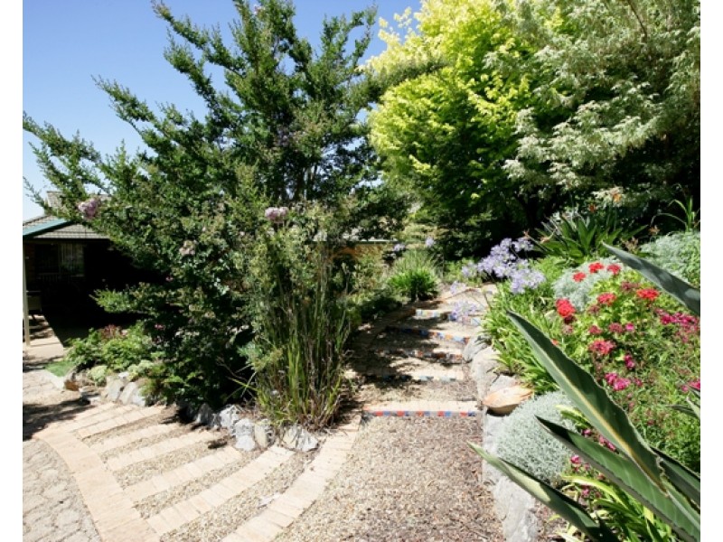 23 Stellway Close, Kooringal NSW 2650