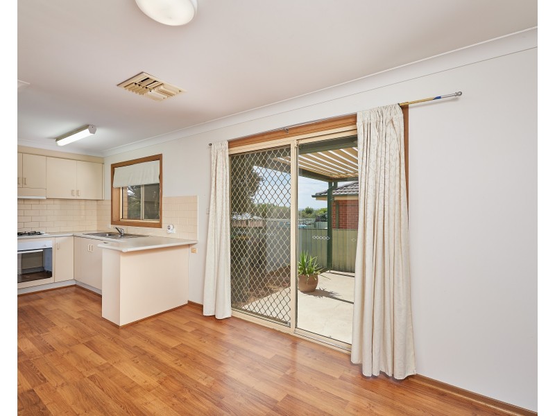 4 Girraween Mews, Glenfield Park NSW 2650