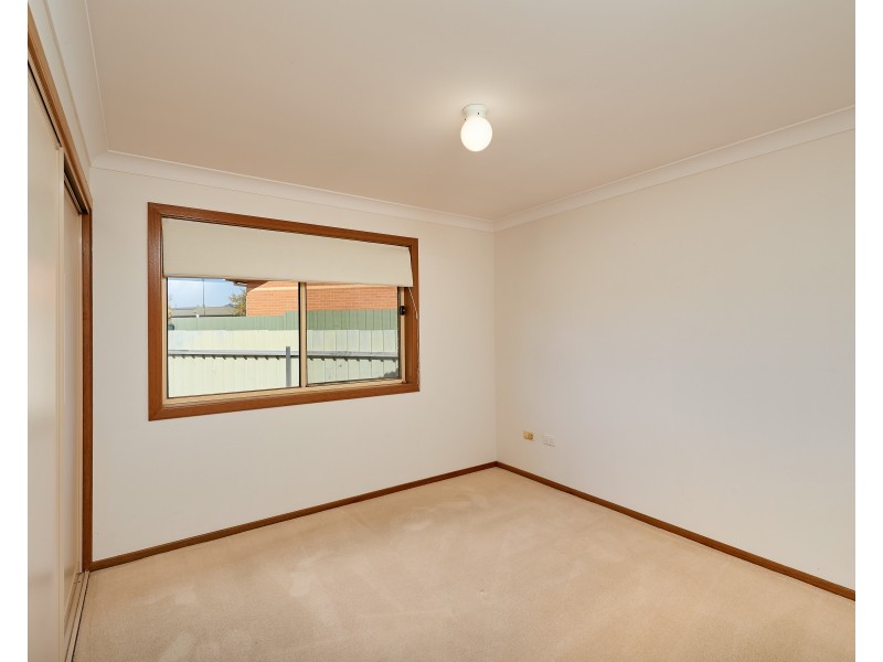 4 Girraween Mews, Glenfield Park NSW 2650
