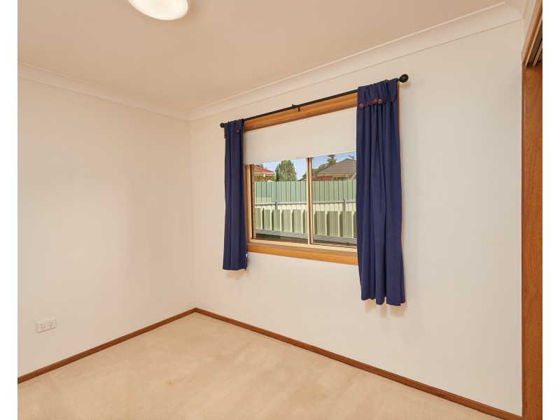 4 Girraween Mews, Glenfield Park NSW 2650